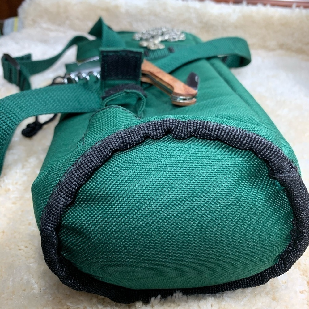 Picnic Time Green Insulated Wine Tote with Multi Functional Tool Cork Screw - Picture 2 of 6